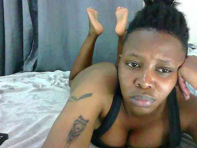 Sweetass24 webcam