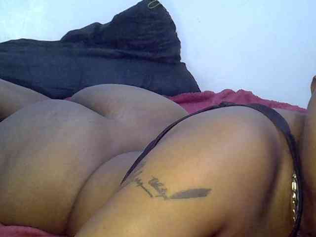 Sweetass24 webcam