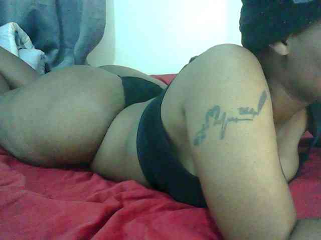 Sweetass24 webcam