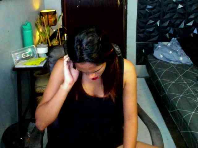 Rochellebones webcam
