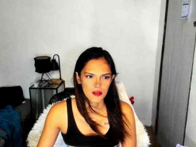 Rochellebones webcam