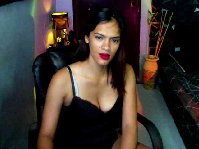 Rochellebones webcam