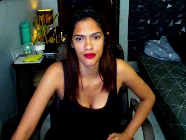 Rochellebones webcam