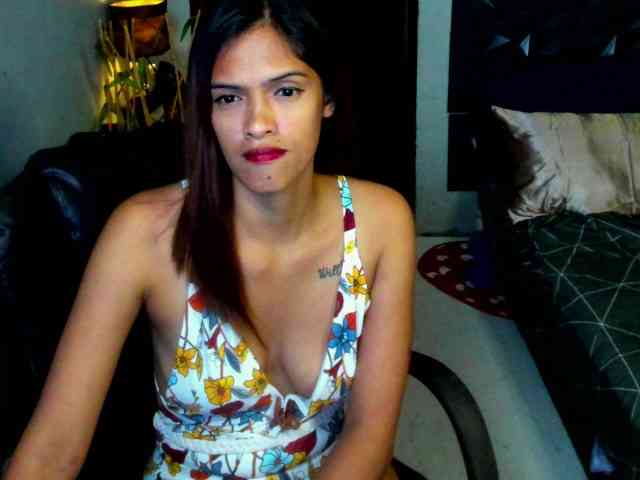 Rochellebones webcam
