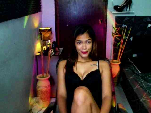 Rochellebones webcam
