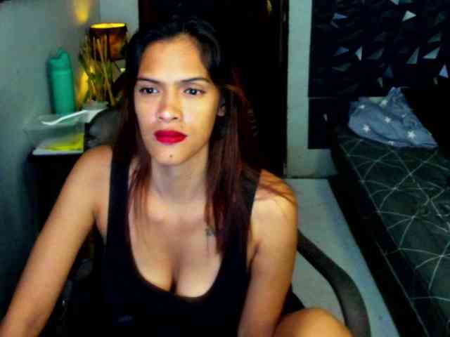 Rochellebones webcam