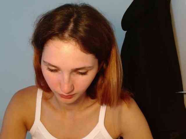 CarmelinaDesire webcam