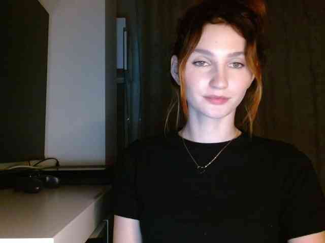 CarmelinaDesire webcam