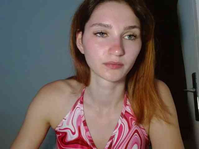 CarmelinaDesire webcam