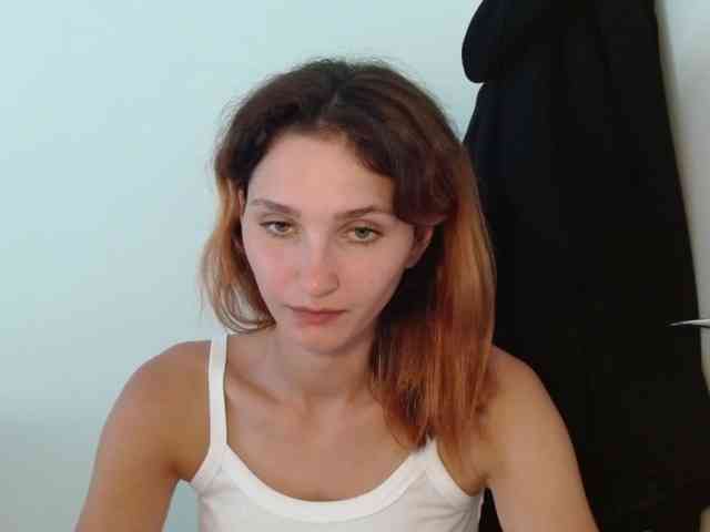 CarmelinaDesire webcam