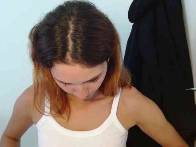 CarmelinaDesire webcam