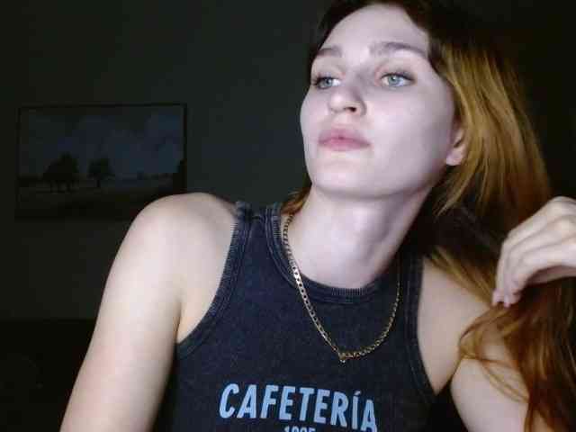 CarmelinaDesire webcam