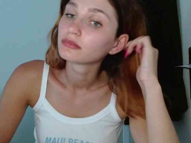 CarmelinaDesire webcam