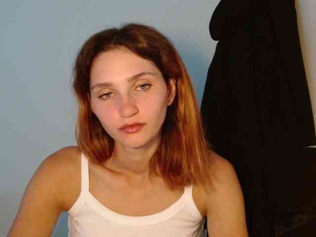 CarmelinaDesire webcam