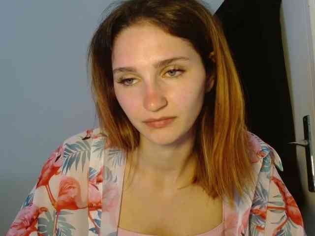 CarmelinaDesire webcam