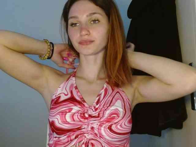 CarmelinaDesire webcam