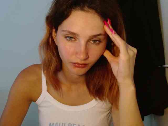 CarmelinaDesire webcam