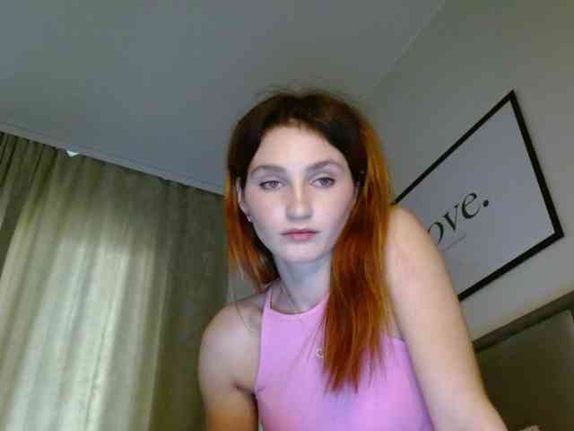CarmelinaDesire webcam