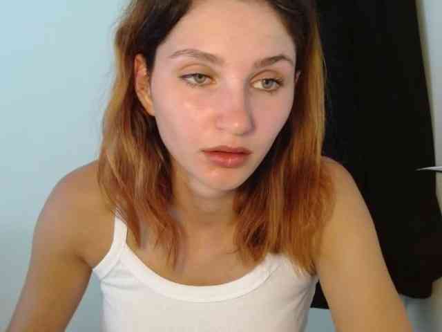 CarmelinaDesire webcam