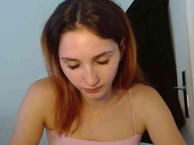 CarmelinaDesire webcam