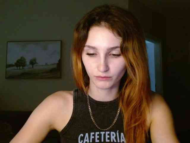 adult cam CarmelinaDesire