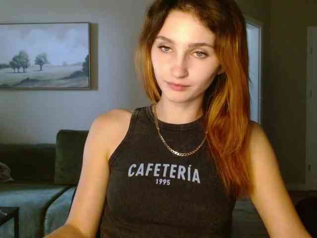 CarmelinaDesire webcam