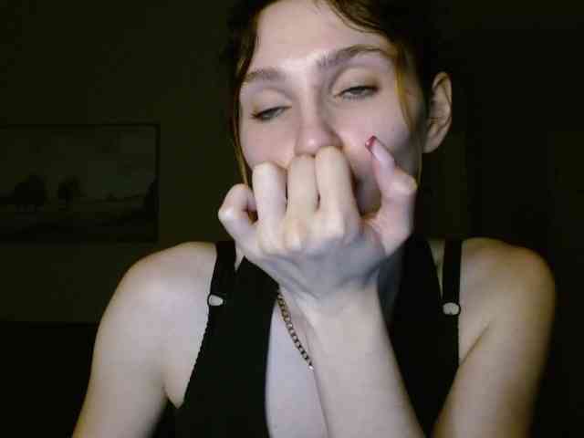 CarmelinaDesire webcam
