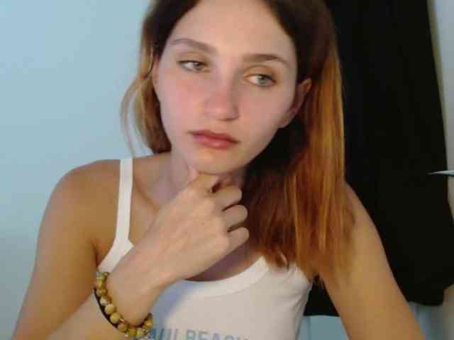 CarmelinaDesire webcam