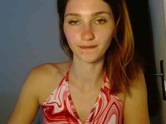 CarmelinaDesire webcam