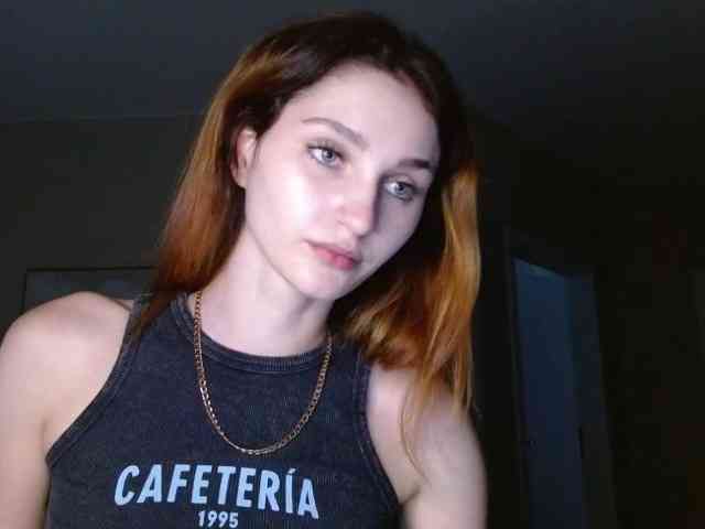 CarmelinaDesire webcam
