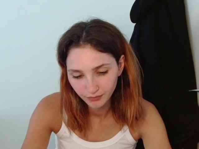 CarmelinaDesire webcam