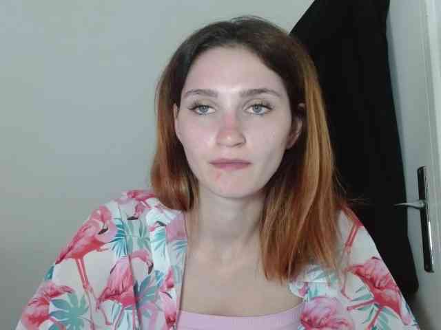 CarmelinaDesire webcam