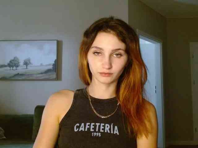 CarmelinaDesire webcam