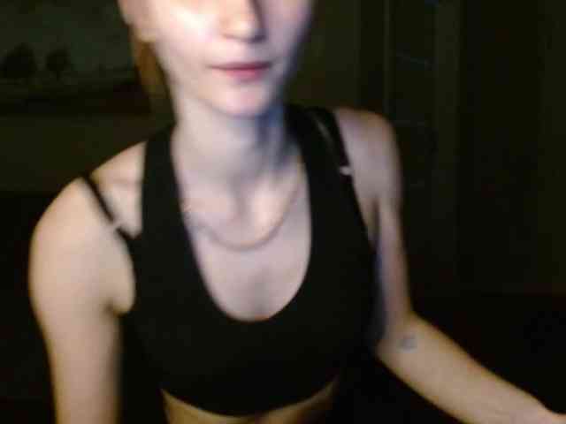 CarmelinaDesire webcam