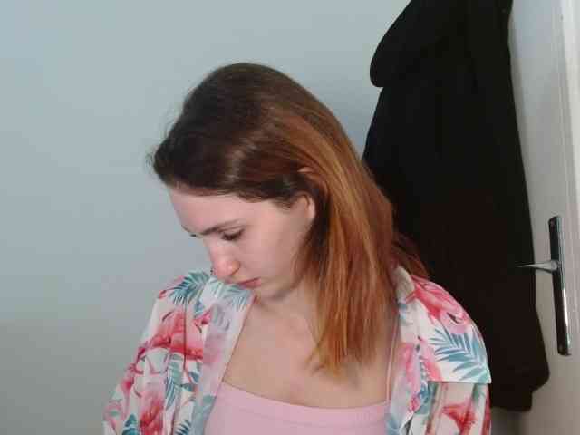 CarmelinaDesire webcam