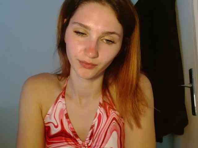 CarmelinaDesire webcam