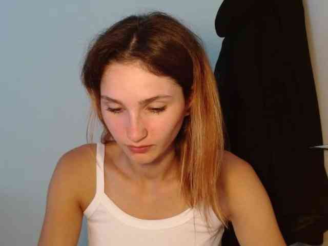 CarmelinaDesire webcam
