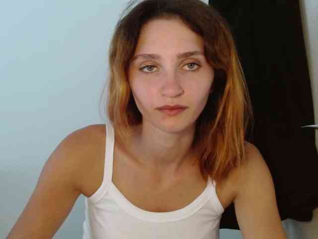 CarmelinaDesire webcam