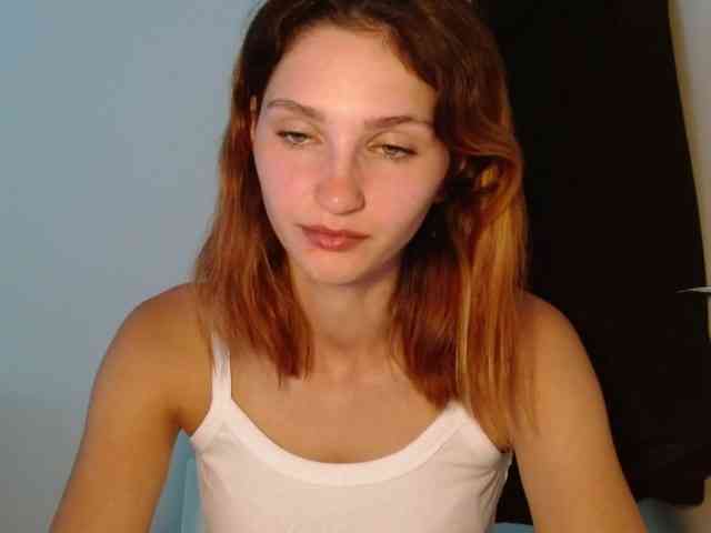 CarmelinaDesire webcam