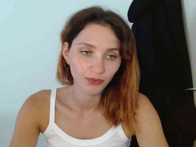 CarmelinaDesire webcam
