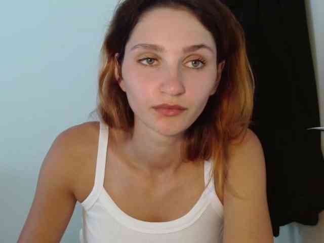 CarmelinaDesire webcam