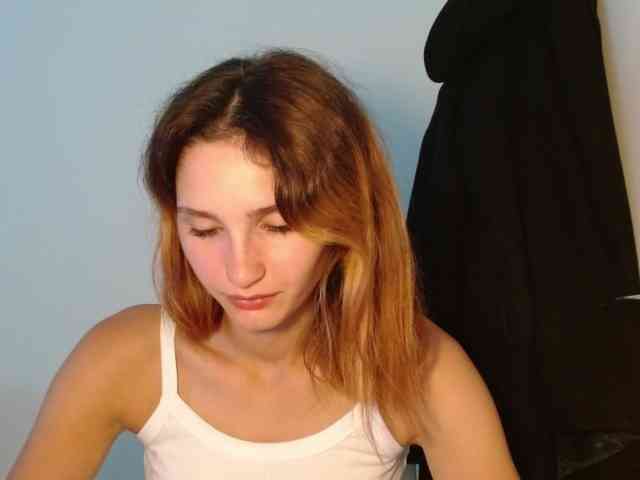 CarmelinaDesire webcam