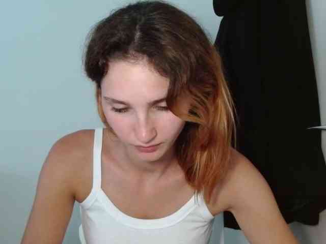 CarmelinaDesire webcam