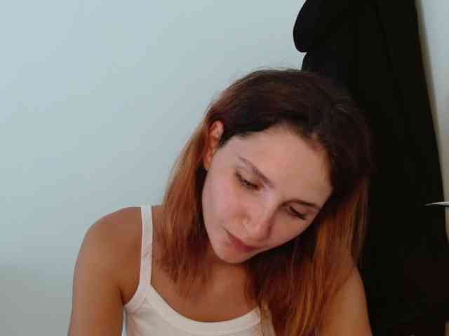 CarmelinaDesire webcam