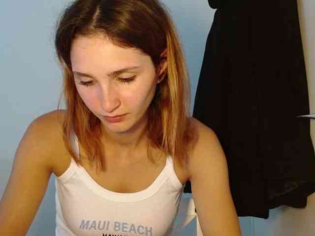 CarmelinaDesire webcam