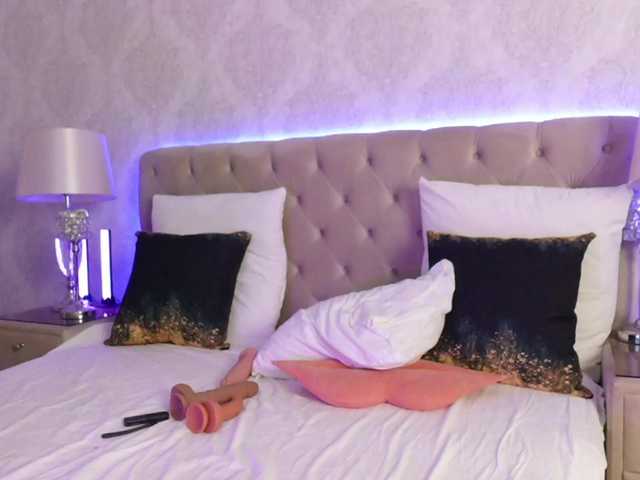 AnnaKarina's BongaCams show and profile