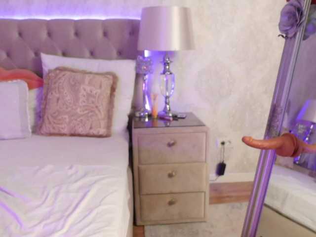 AnnaKarina's BongaCams show and profile