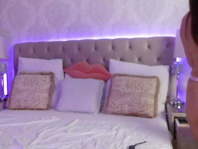 AnnaKarina's BongaCams show and profile