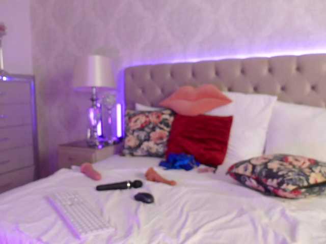 AnnaKarina's BongaCams show and profile