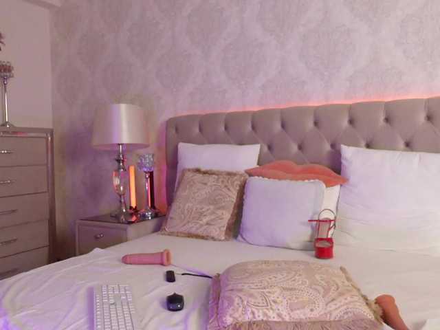 AnnaKarina's BongaCams show and profile